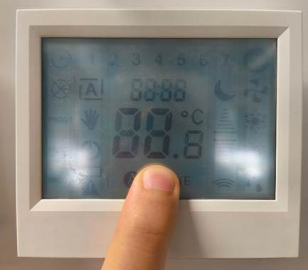 Mano sosteniendo un reloj en la pared

El contenido generado por IA puede ser incorrecto.